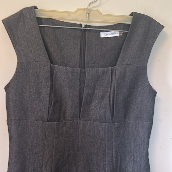 Calvin Klein dark grey fitted sleeveless dress size 4 in very good condition - Picture 2 of 6